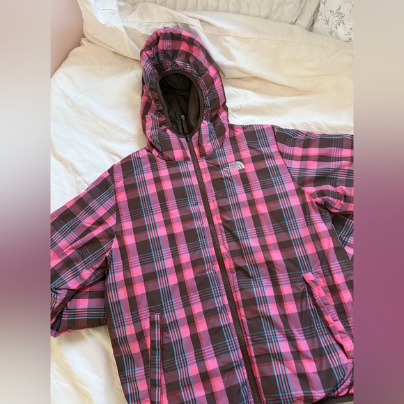 Reversible Brown and Pink North Face Puffer Jacket with Hood - Picture 3 of 4